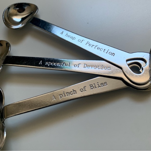 Adorable Heart Shaped Measuring Spoons - Set of 3 - Picture 3 of 3